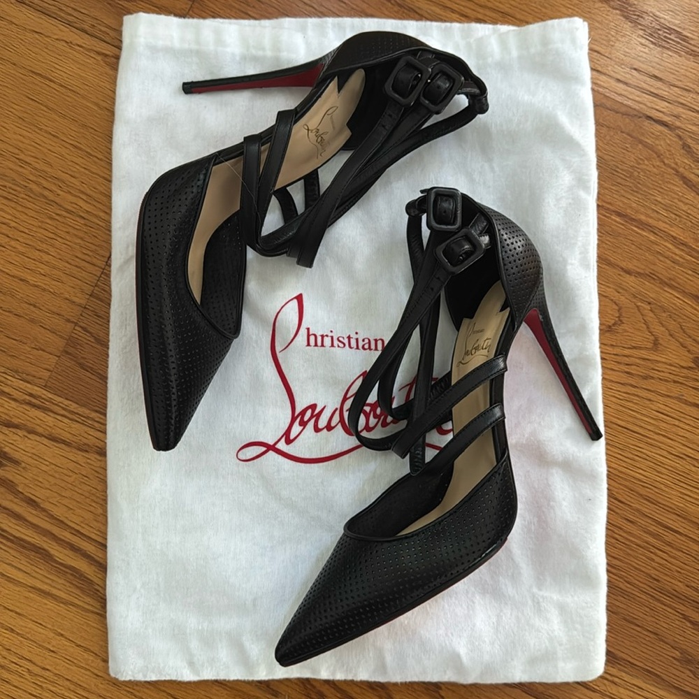 Christian Louboutin Victororilla 100mm pumps with red sole, worn once 39.5